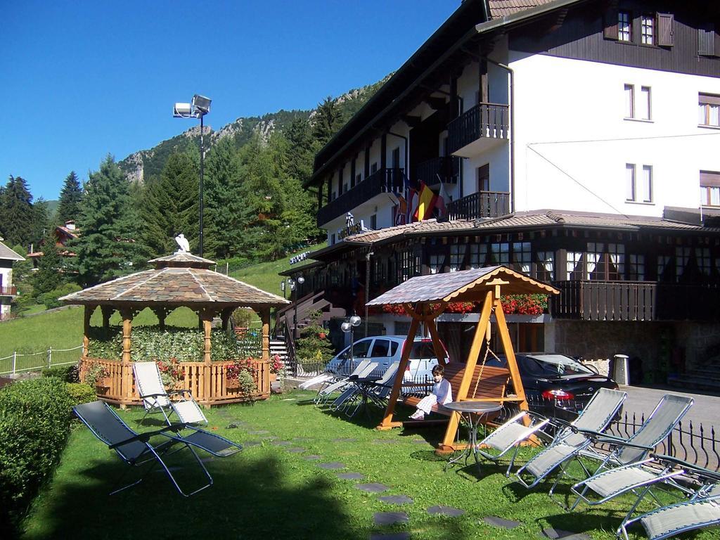 Hotel Pineta كاستوني ديلا بريسولانا المظهر الخارجي الصورة
